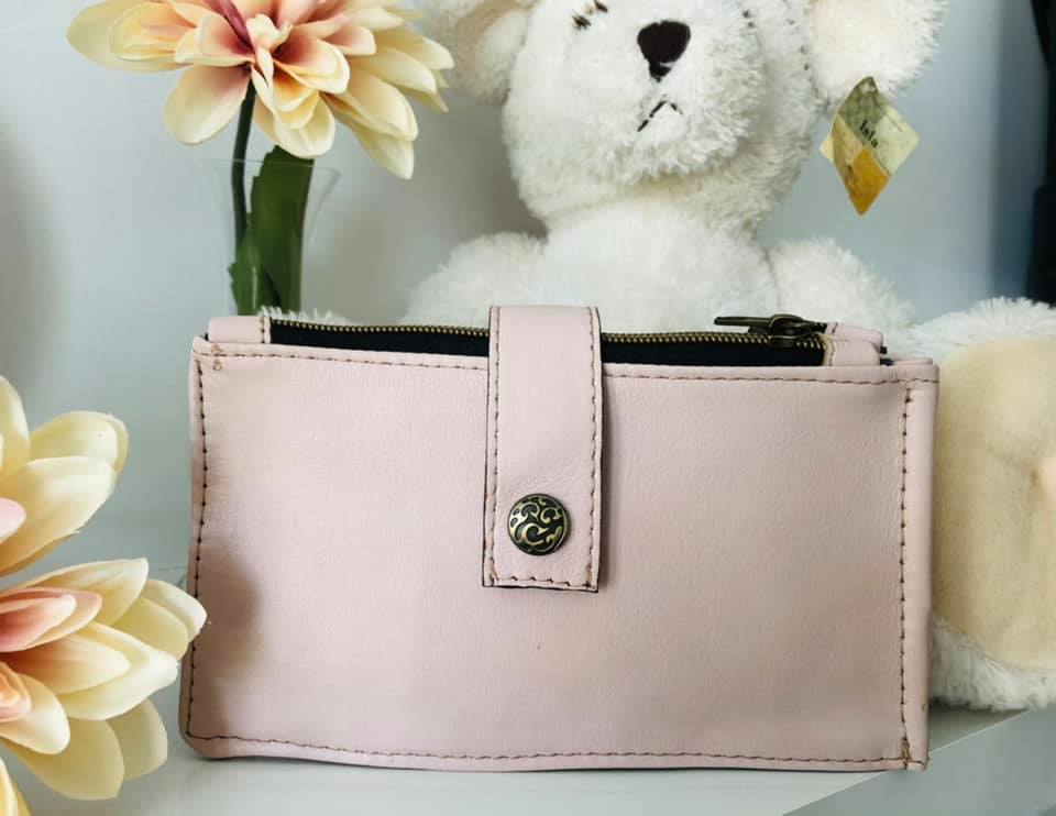 Wench Wallet PDF